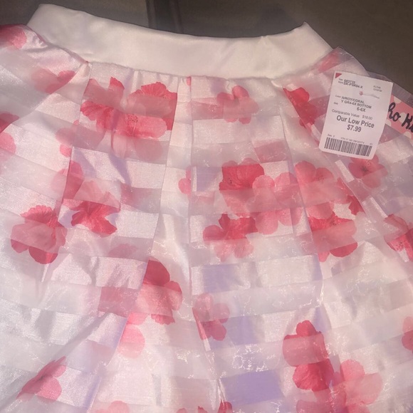 Ivory/coral skirt with gold zipper in the back from the store Burlington. - Picture 3 of 5